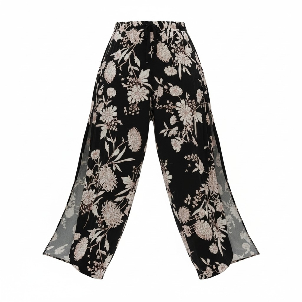 Maurices Black and Cream Floral Capris